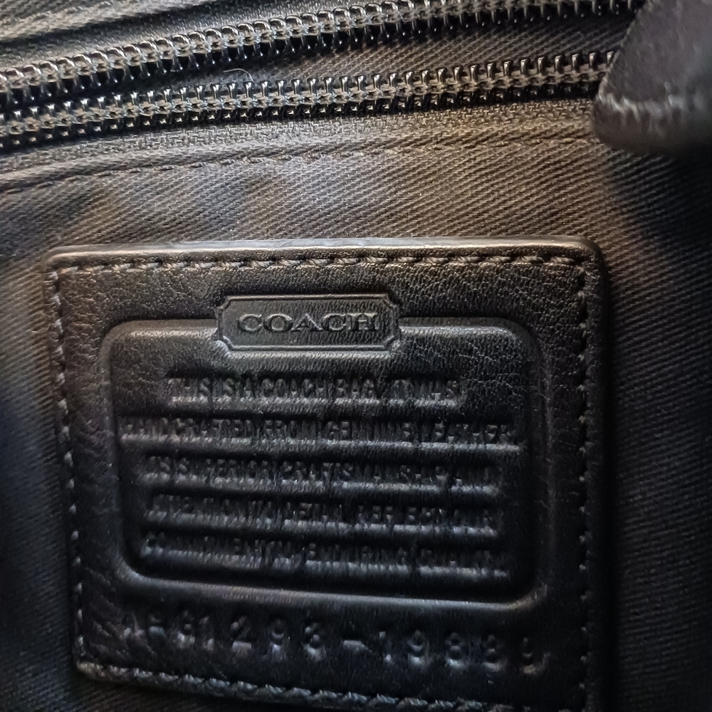 Coach leather purse - Picture 6 of 8